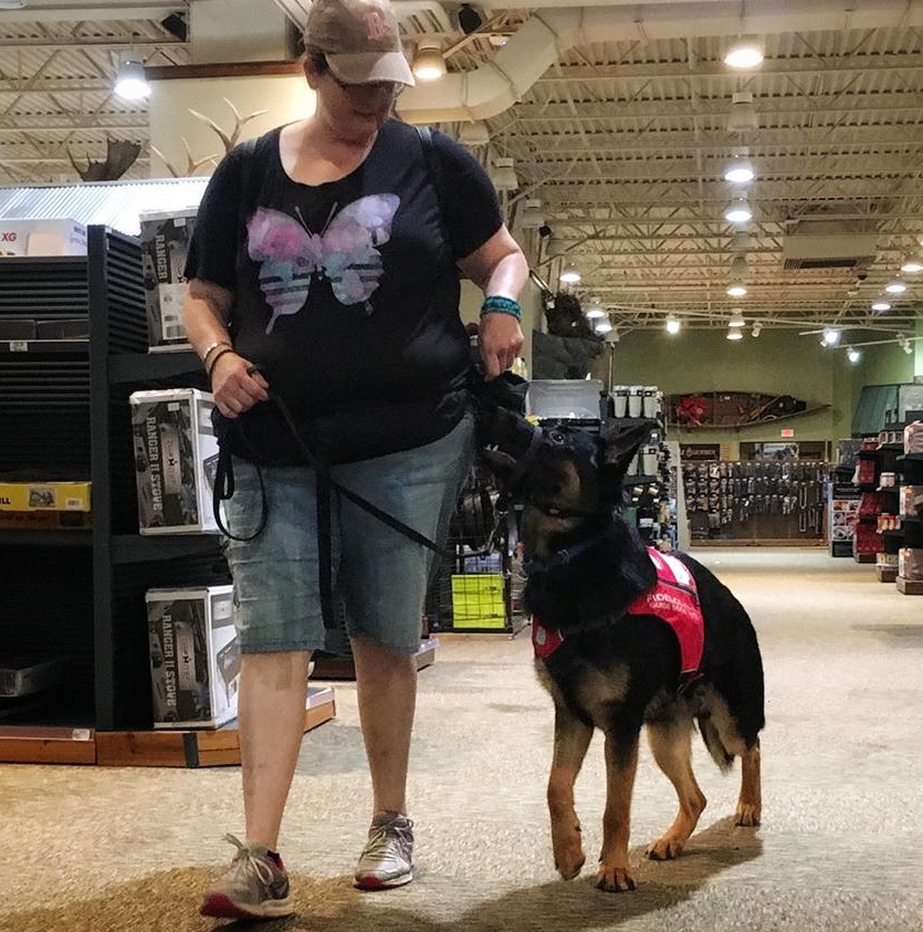 Portrait photo of Carol Mix, Fidelco Volunteer of the Year 2024 and puppy raiser